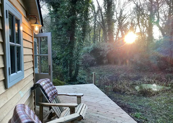 Chez Maurice Luxury Shepherds Hut With Bath And Hot Tub