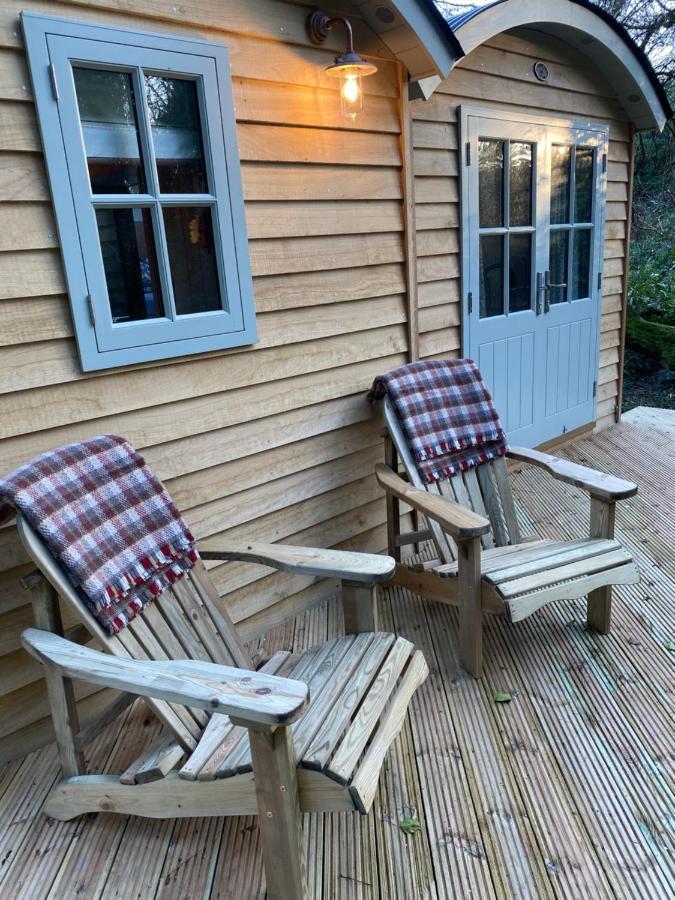 Chez Maurice Luxury Shepherds Hut With Bath And Hot Tub * Kelling