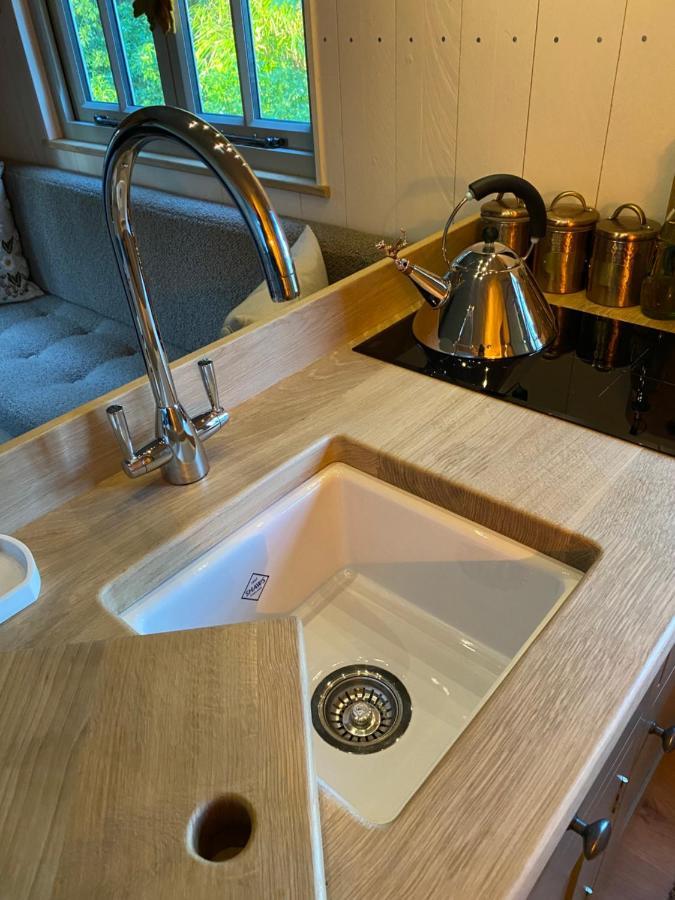 Chez Maurice Luxury Shepherds Hut With Bath And Hot Tub Kelling